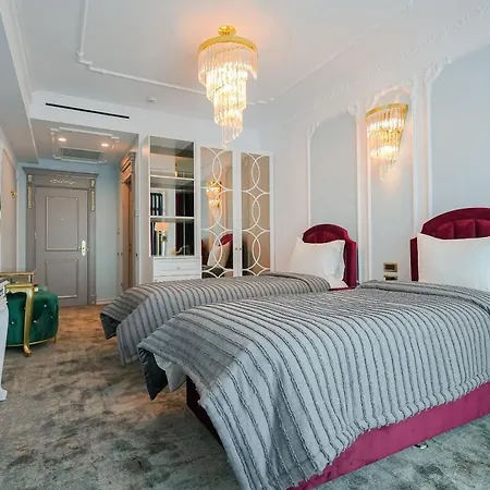 W Regal Boutique Hotel&spa