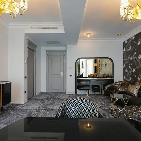 W Regal Boutique Hotel&spa Hotel 4*