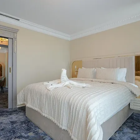W Regal Boutique Hotel&spa Hotel